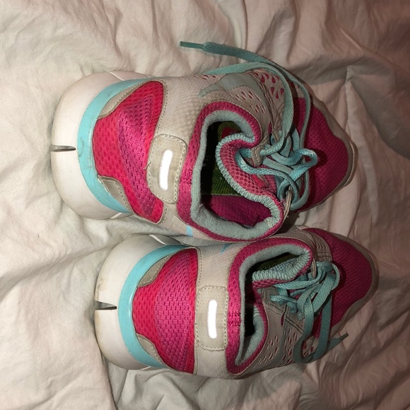 Nike Trainers Baby Blue and Pink - Picture 3 of 5